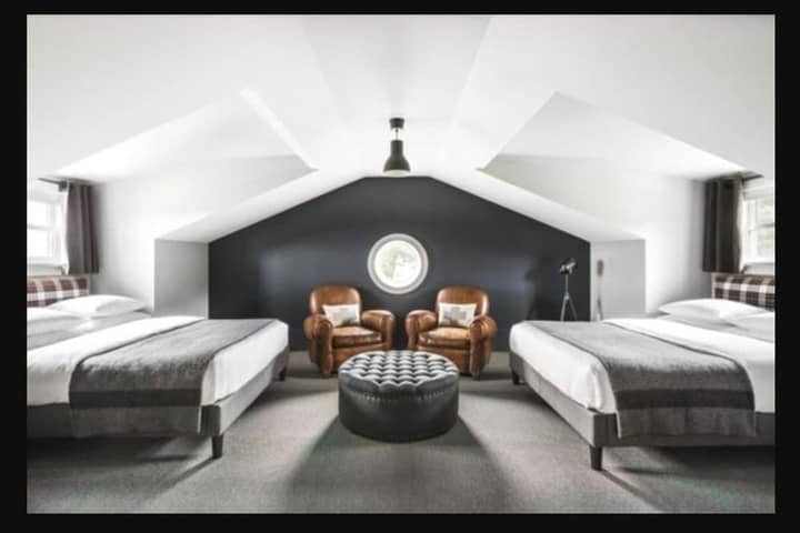 Room 17 of 49